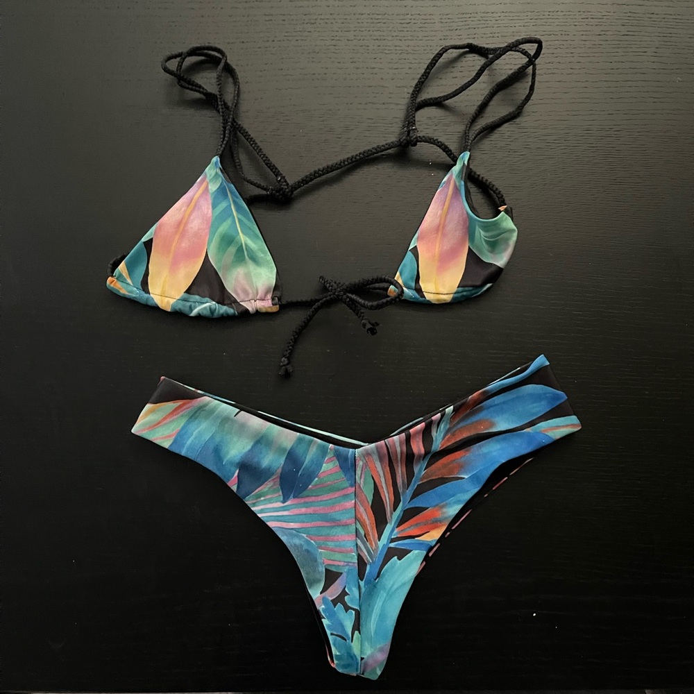 Maheli heli reversible Cheeky bikini